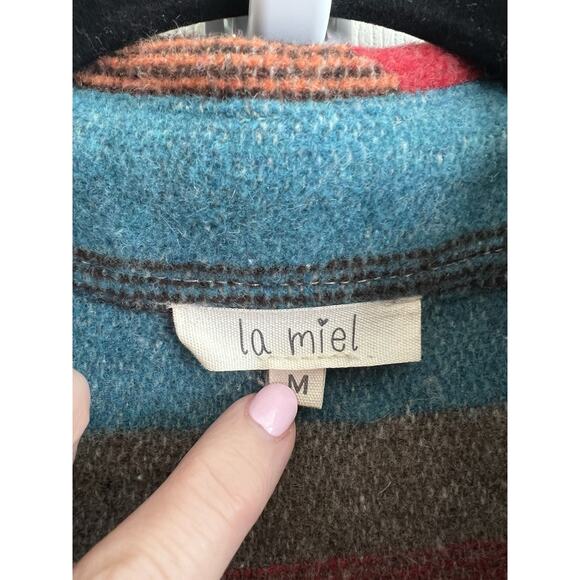 LA MIEL Women’s Aztec Southwestern Blanket Frayed Button Shacket Jacket Sz M - Picture 10 of 13